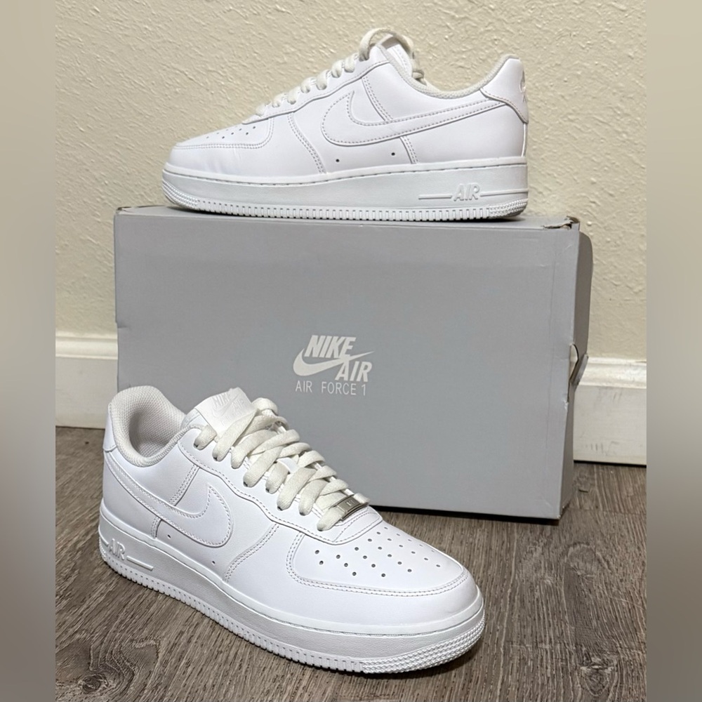 Nike Air Force 1 Low Triple White Sneakers | Women’s Size 9 Classic Clean Kicks - Picture 2 of 9